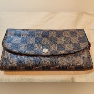 LV EUC Emilie Wallet Red Interior
